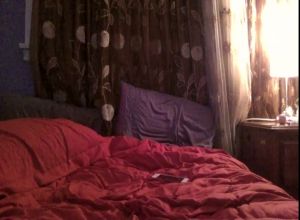 Включила скайп и трахает себя секс игрушкой